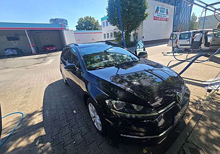 VW Golf Variant Volkswagen 1.6 TDI SCR DSG IQ.DRIVE