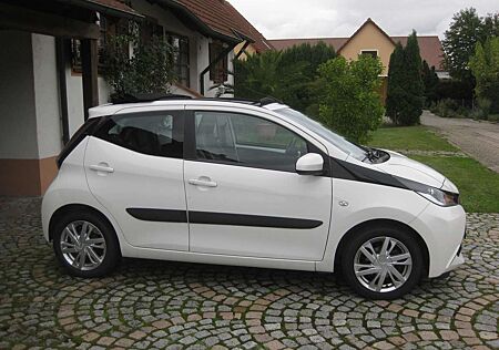 Toyota Aygo x-wave el. Faltdach Klima Kamera 5-Türen
