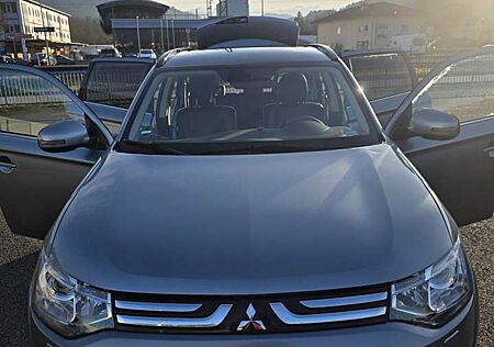 Mitsubishi Outlander 2.2 DI-D 4WD Automatik Invite