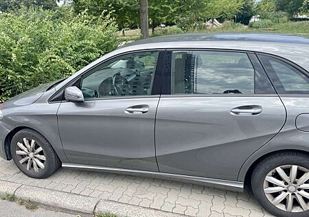 Mercedes-Benz B 200 (BlueEFFICIENCY)