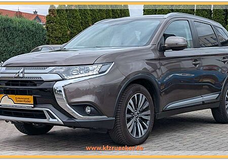 Mitsubishi Outlander 2.0 CVT 2WD NAV RFK SHZG TEMPOM STD-HZ