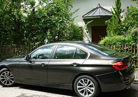 BMW 320i 320 Aut. Advantage