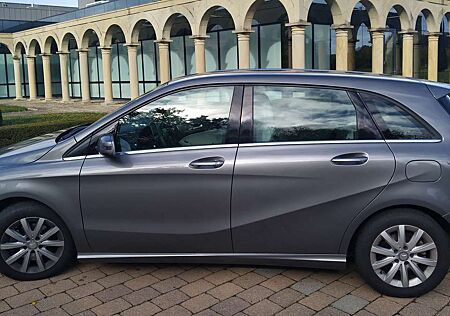 Mercedes-Benz B 200 (BlueEFFICIENCY) 7G-DCT