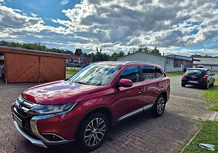 Mitsubishi Outlander Top 4WD