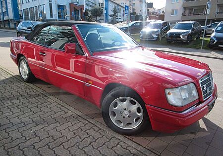 Mercedes-Benz E 200 Sportline Cabrio/Klimaanlage/LM Felgen