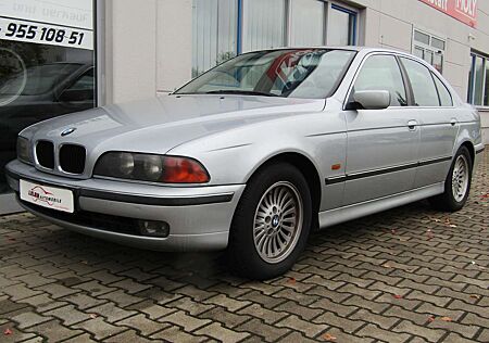 BMW 528i 528 , E39 Limousine, Leder, Automatik, Navi,