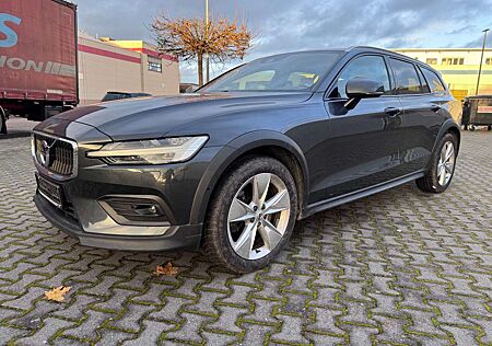 Volvo V60 CC V60 Cross Country D4 Pro AWD - RADAR+LED+LEDER+NAVI+h/k+AHK