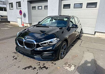 BMW 118 Baureihe 1 Lim. i Sport Line*NAVI*KAMERA