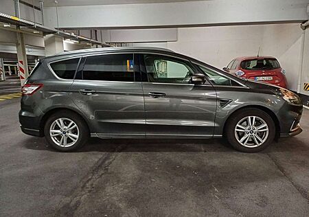 Ford S-Max Titanium Automatik*Kamera*LED*NAVI*AHK*PDC