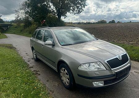 Skoda Octavia Combi Ambiente 1.Hand Klima Xenon