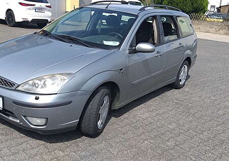 Ford Focus Ghia 1.8 TDCi AHK Klima Tüv 10/2026 service Neue