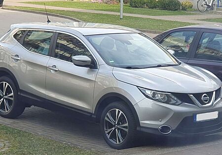 Nissan Qashqai 1.2 DIG-T ACENTA