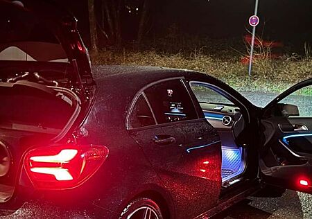 Mercedes-Benz A 180 Mercedes AMG Line mit Soundsystem- Night Light