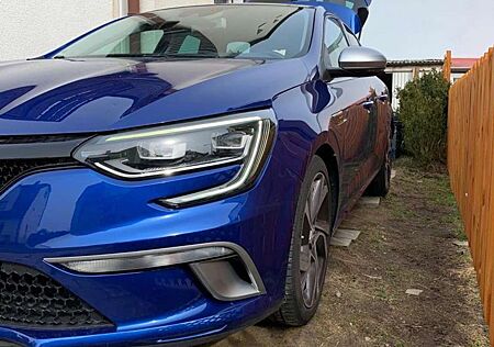 Renault Megane ENERGY TCe 205 EDC GT