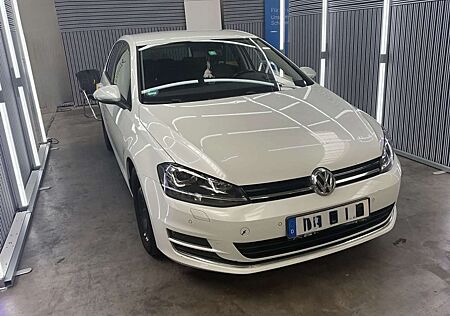 VW Golf Volkswagen Highline BMT