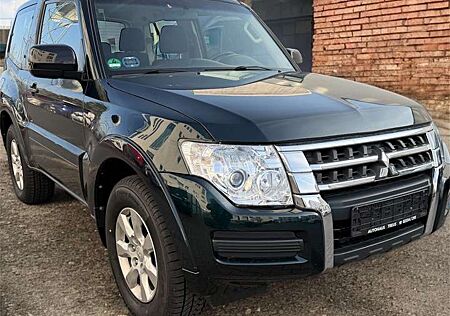 Mitsubishi Pajero 3.2 DI-D Basis (3-trg.) Autom. Navi, AHK