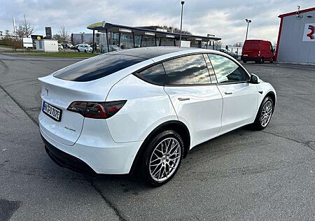 Tesla Model Y Long Range Dual Motor AWD, MwSt. ausweisbar