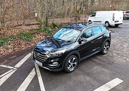 Hyundai Tucson blue 1.7 CRDi 2WD DCT Style