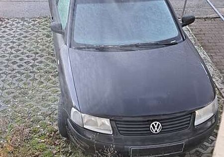 VW Passat Volkswagen Trend