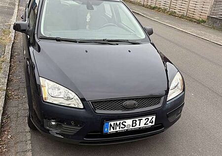 Ford Focus Turnier 1.6 16V Ambiente