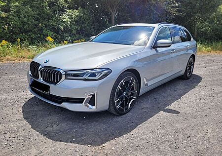 BMW 540d 540 xDrive Touring Aut. Luxury Line