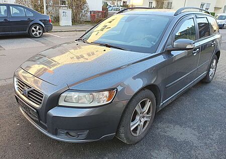 Volvo V50 1.6D DPF. Sehr Gepflegt. HU. Neu