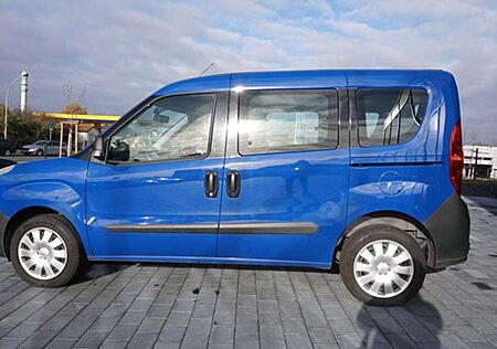 Opel Combo NAVIGATION+AHK+EINPARKHILFE D Selection L1H1