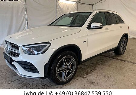 Mercedes-Benz GLC 300 e 4M AMG Line Multibeam VirtCockp Distr+