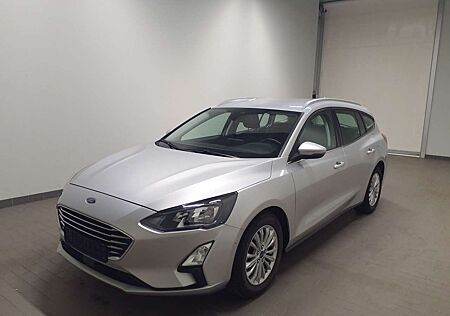 Ford Focus Turnier Titanium NAV LED TEMP APPLINK PDC WINTER
