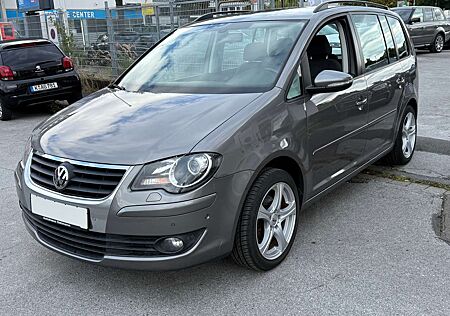 VW Touran Volkswagen Freestyle* KLIMA*EINPARKHILFE*TÜV AU NEU*