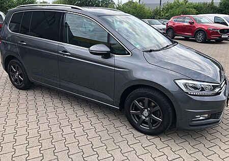 VW Touran Volkswagen Comfortline 8-fach bereift, Navi, SHZ,Climatr.,LED