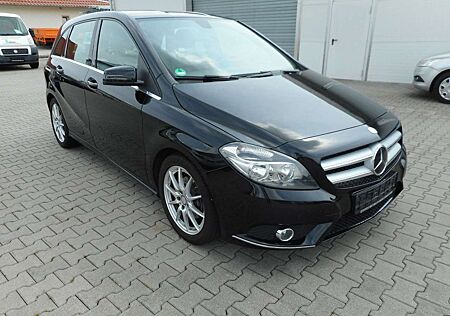 Mercedes-Benz B 180 Sportpaket Navi Teilleder PDC HU neu