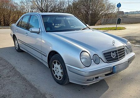 Mercedes-Benz E 200 E-Klasse Elegance *ERST 112tkm*GEPFLEGT*