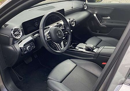 Mercedes-Benz A 200 7G-DCT Progressive