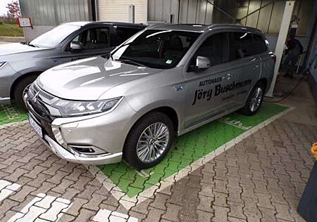 Mitsubishi Outlander 2,4PHEV Top, 4WD,Leder,LED,SHZ