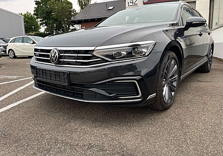 VW Passat Variant Volkswagen GTE Matrix Digital Kamera AHK el.Heck LederAlcanta