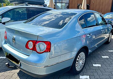 VW Passat Volkswagen 1.6 FSI Highline
