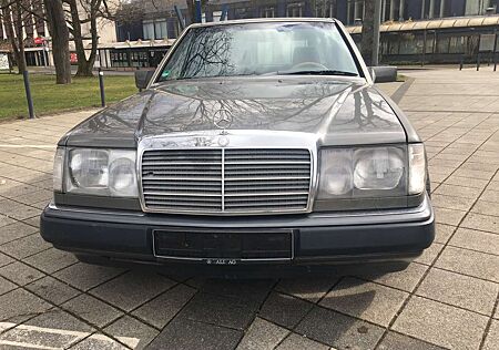 Mercedes-Benz E 230 Sportiness