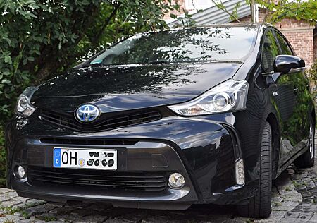 Toyota Prius + HYBRID