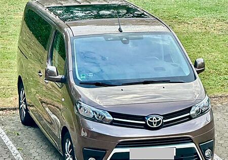 Toyota Pro Ace Proace 2,0-l-D-4D L1 (8-Si.) Autm. Verso Family Comfort