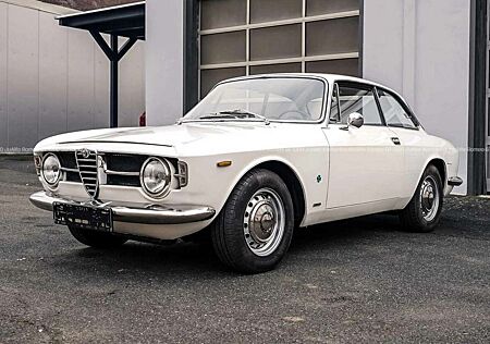 Alfa Romeo GT 1300 Junior Kantenhaube