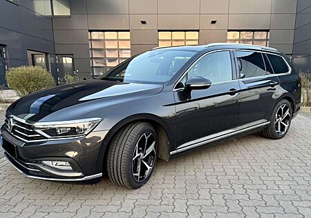 VW Passat Variant Volkswagen 2.0 TDI SCR 4Motion DSG Elegance