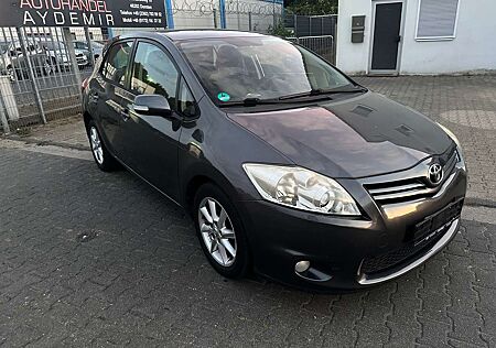 Toyota Auris Life