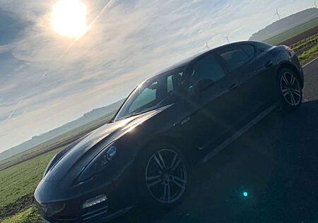 Porsche Panamera 4 BOSE LUFT Schiebedach 20" Approved