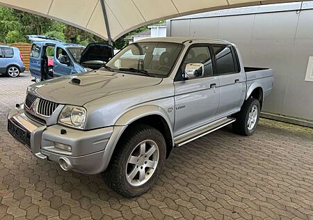 Mitsubishi L200 Pick Up 4x4 Dakar* LKW ZULASSUNG* Grüne Plakette*