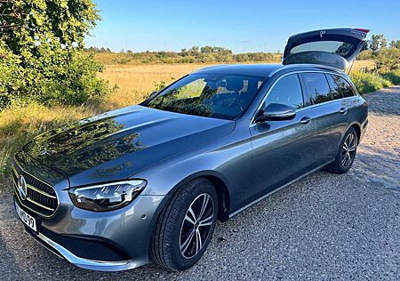 Mercedes-Benz E 220 d 4Matic T 9G-TRONIC Avantgarde