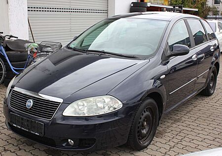 Fiat Croma 2.2 16V MPI Emotion