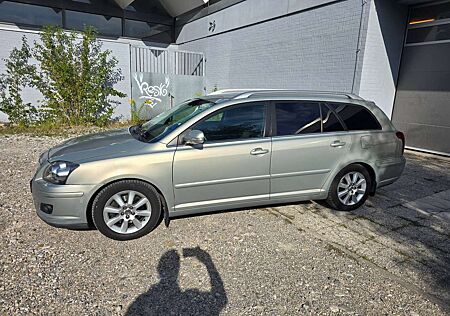 Toyota Avensis Avensis Combi 2.0 VVT-i