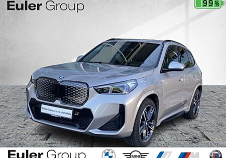 BMW iX1 xDrive 30 M-Sport Pano HUD H&K 360 Kamera