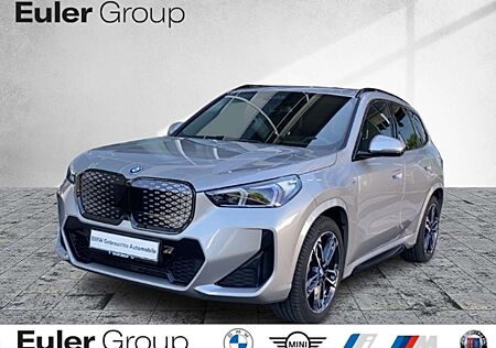 BMW iX1 xDrive 30 Sportpaket HUD AD El. Panodach Panorama